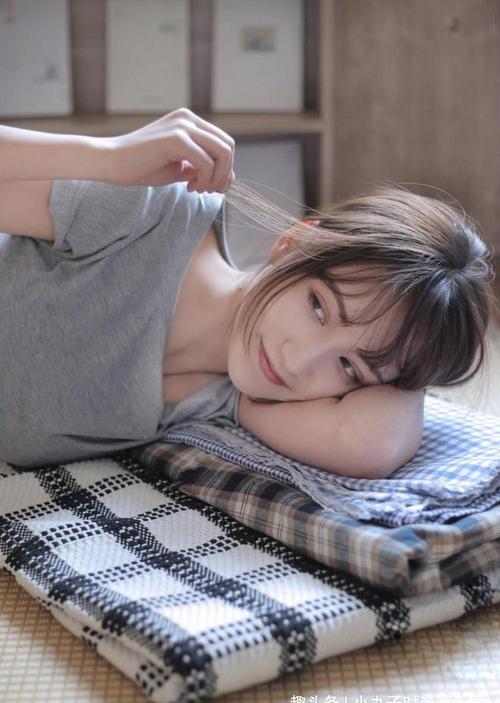 阶下囚的自我修养作者:长青长白
