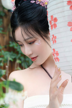 吃奶摸下激烈视频美女动漫