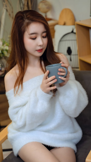 绑缚美女警花囚禁调教小说