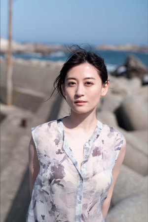 满溢游泳池无删除版免费
