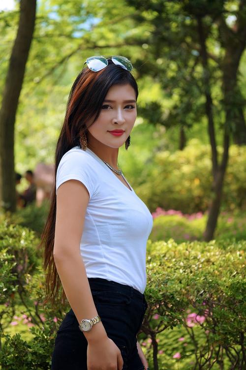 女王割蛋贱根文